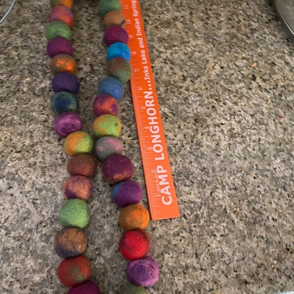 Beaded felt colorful necklace - Picture 7 of 9